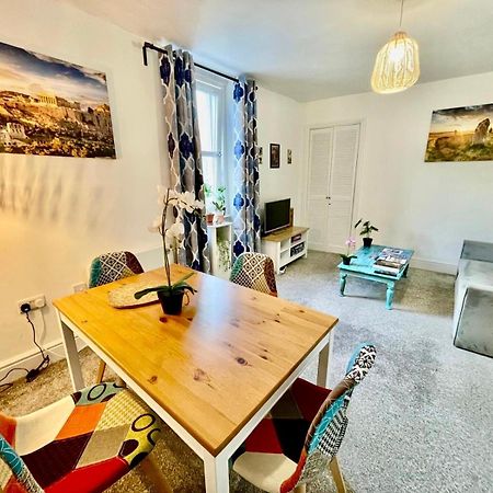 Cosy Authentic Flat In The Heart Of Galashiels Esterno foto